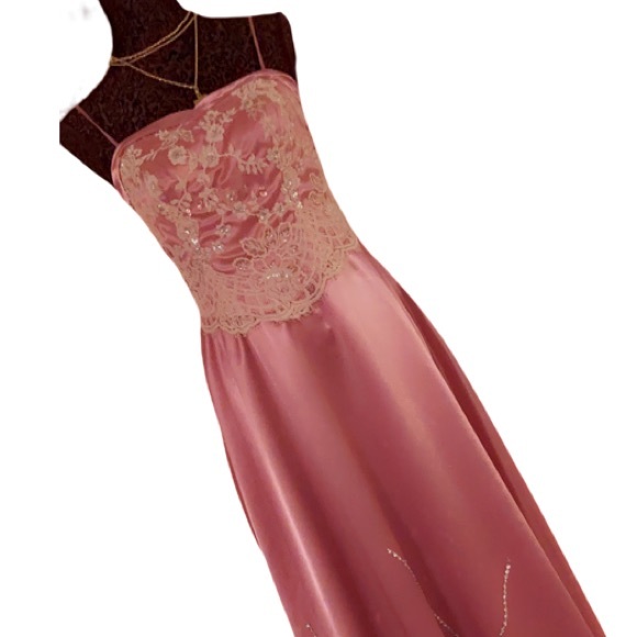 💚Beautiful Gown/prom dress💖💖 - Picture 6 of 17